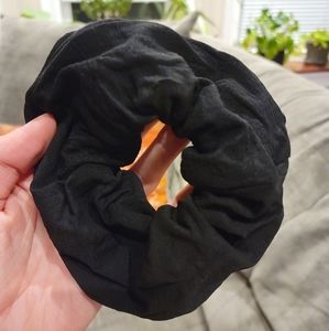 Sheertex scrunchie